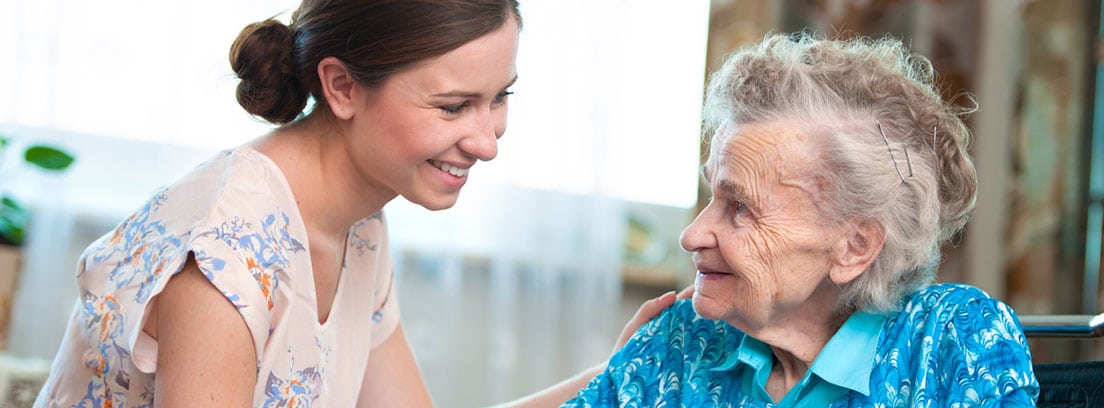 Recomendaciones para pacientes de deteriro cognitivo y sus cuidadores: Cuidadora de persona mayor