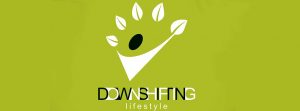 logo downshiftting sobre fondo verde