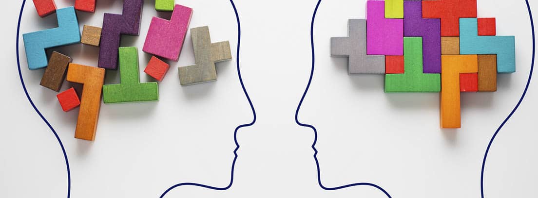 ¿Qué es la psicología del color o psicología cromática?: dos dos dibujos de cabezas con piezas de colores en su interior