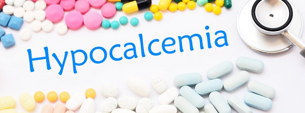 hipocalcemia en bebé: palabra hypocalcemia rodeada de medicamentos