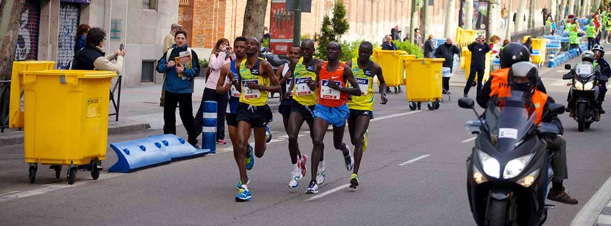 Carrera san silvestre: corredores por las calles de Madrid en la San Silvestre Vallecana