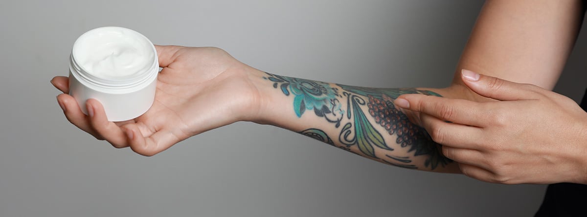 Cuidar un tatuaje: brazo tratuado