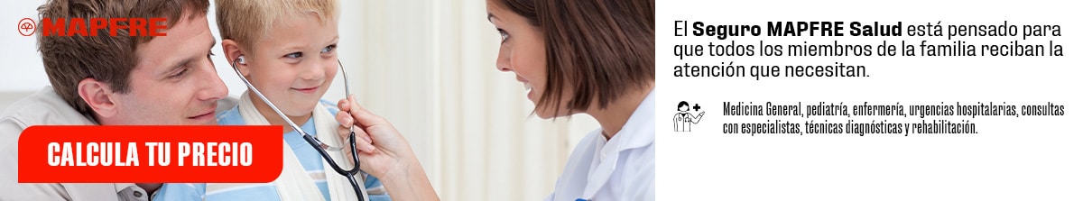 Médico atendiendo a un niño
