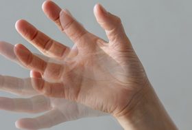 mano temblorosa