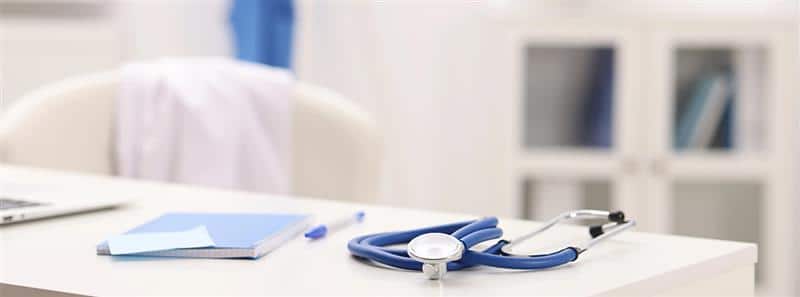 Mesa en consulta de doctor