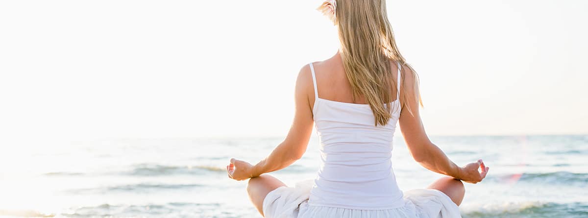Mujer meditando