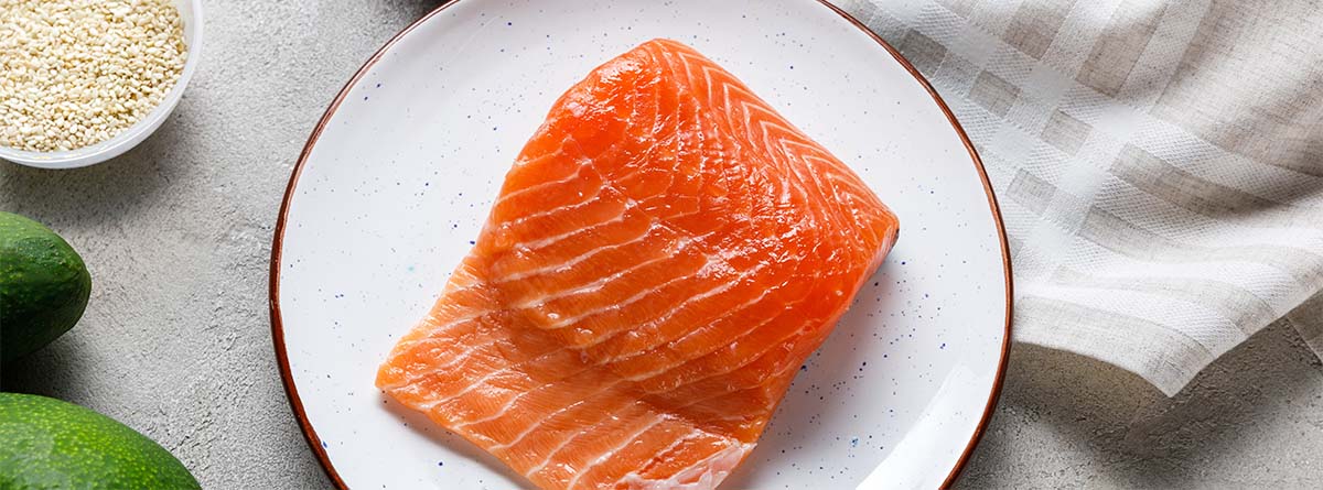 Plato con filete de salmón