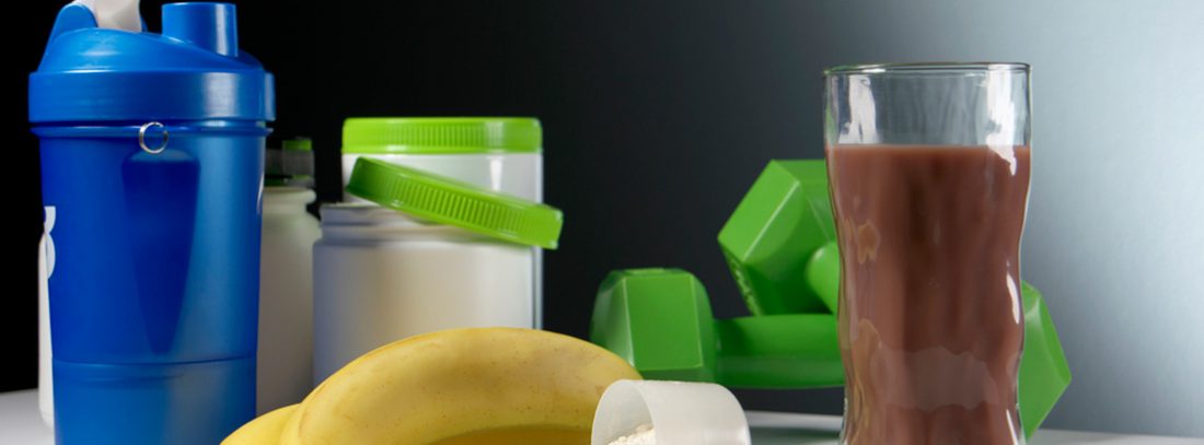 Cuantos gramos de proteina debe consumir una mujer al dia