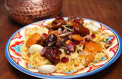 Dátiles comida plato de dátiles con arroz