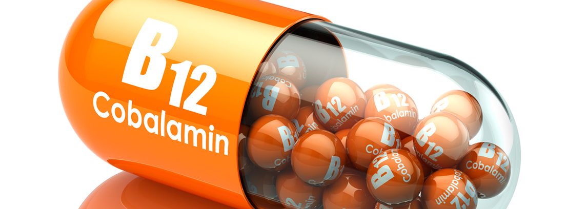 cápsula con grageas de vitamina B12