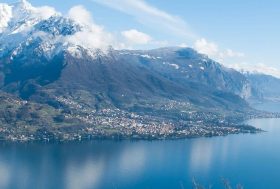 Paisaje del Lago Azul de Como
